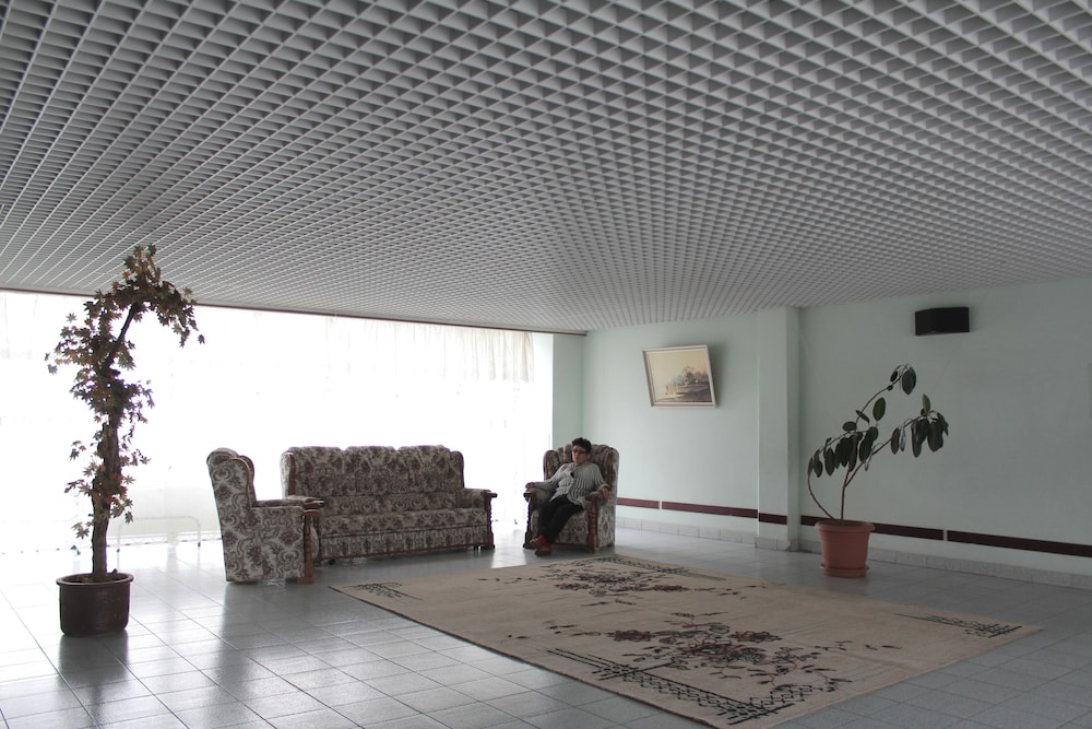Cross Health Center 23/27