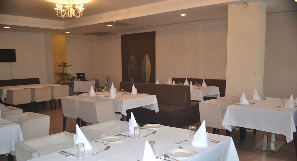 Oyo 1786 Hotel Patliputra Nirvana 16/20