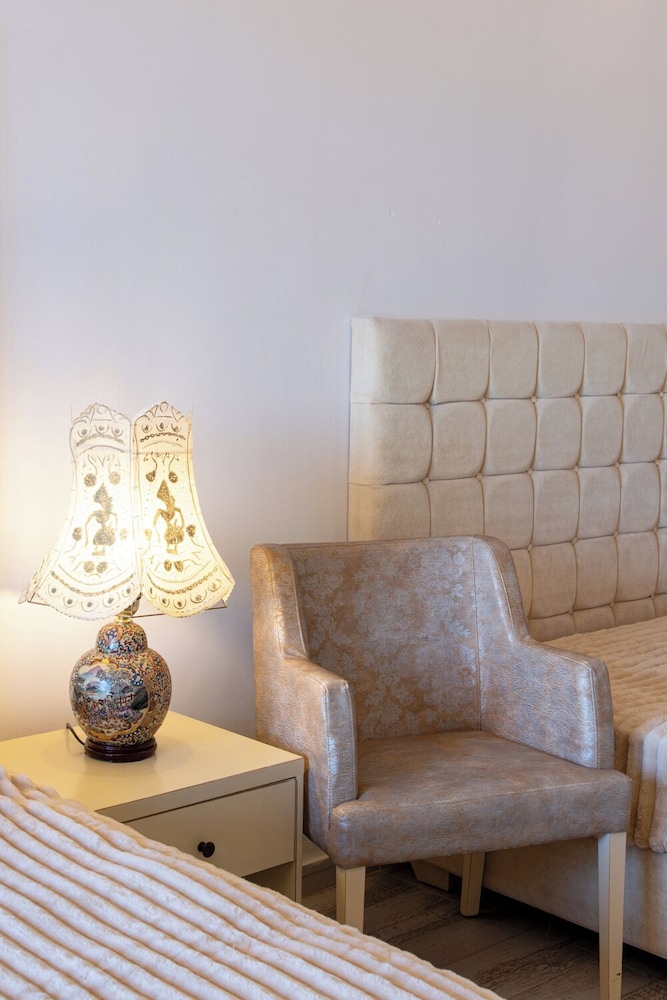 Assa Maris Beach Hotel 72/108