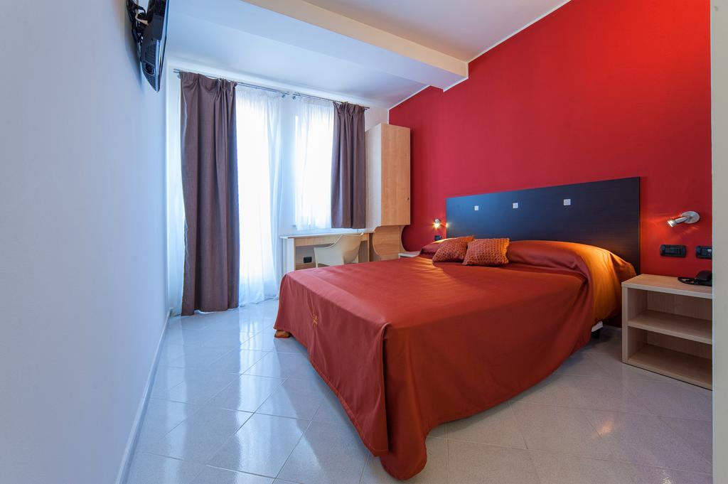 Room, Double Bed