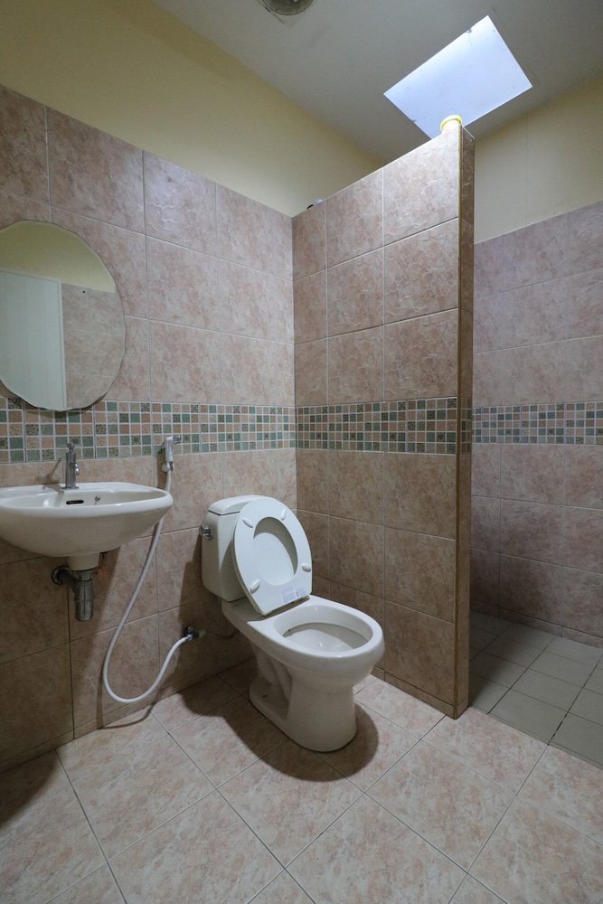 Standard Double Room, Baan Nat The Village 5/5