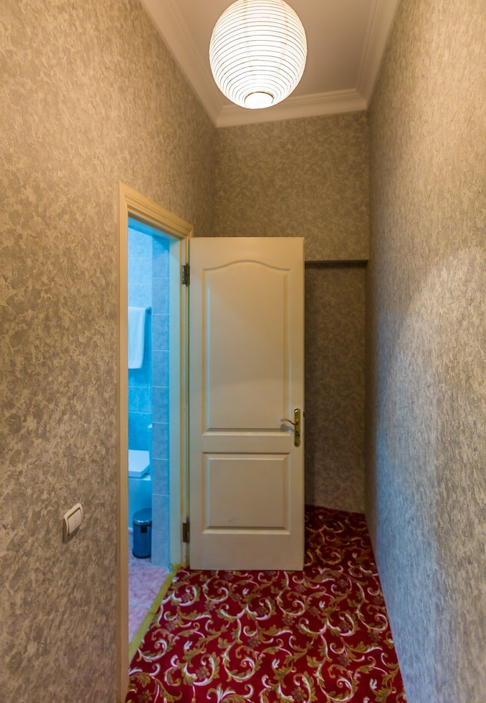 Iva Old City Hotel 29/50