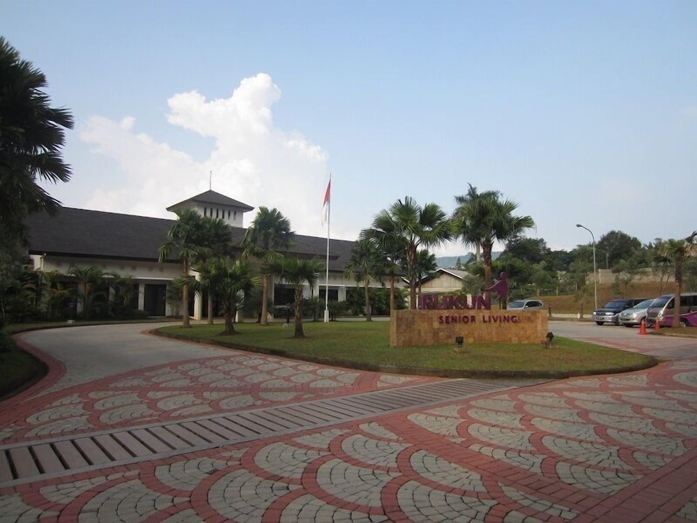 Rukun Resort Sentul 10/18