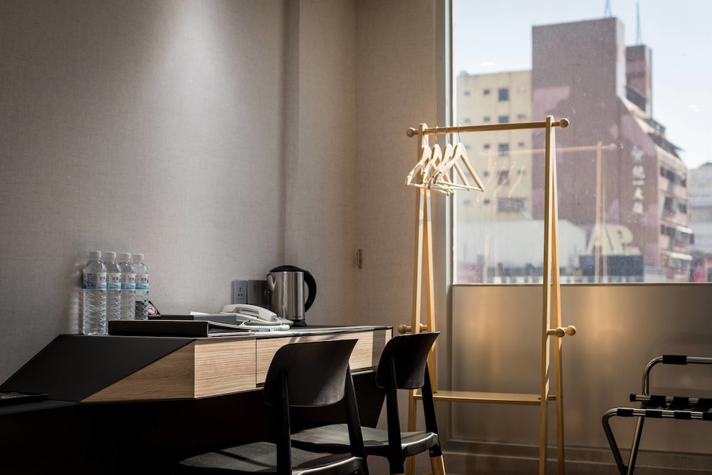 D.D Hotel 33/43