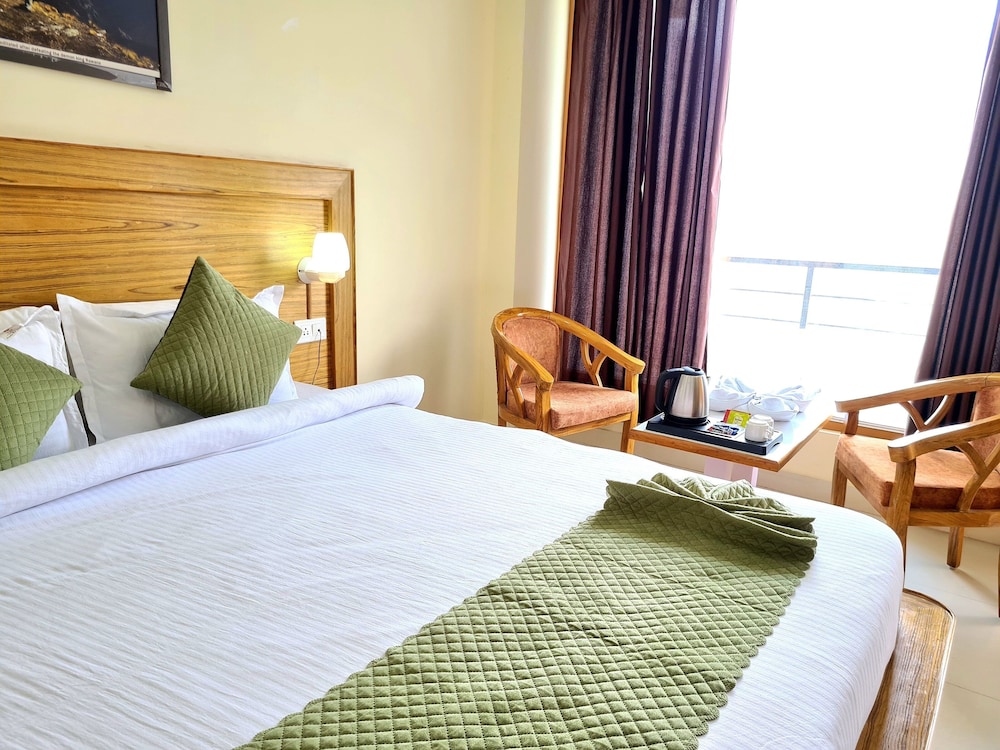 Amritara Sun Inn, Phata 23/40