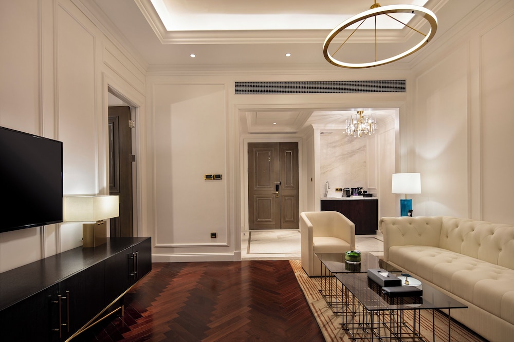 The Lixury Hotel -The Unbound Collection by Hyatt 26/50