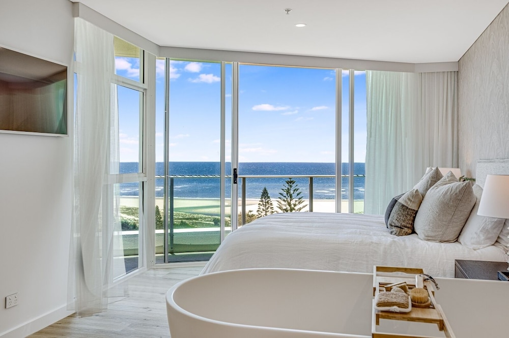 Kirra Surf Apartments 30/75