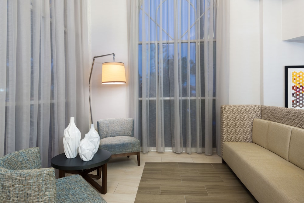 Holiday Inn Express Miami Airport Doral Area 44/71
