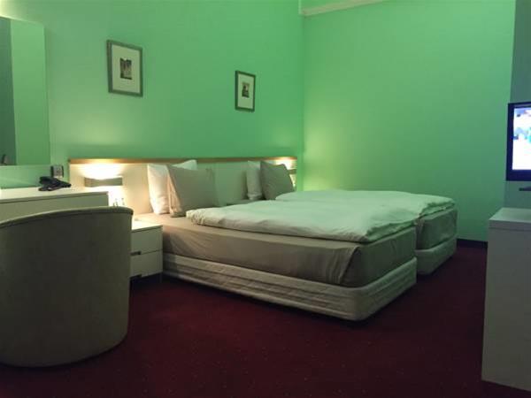ART'OTEL 18/55