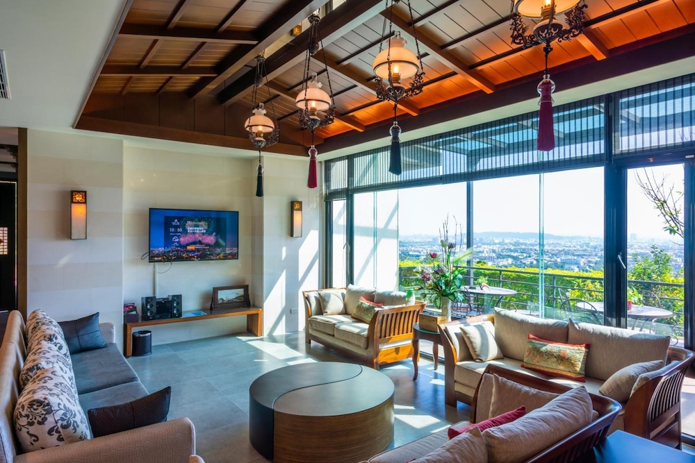 Azure Villa 20/41