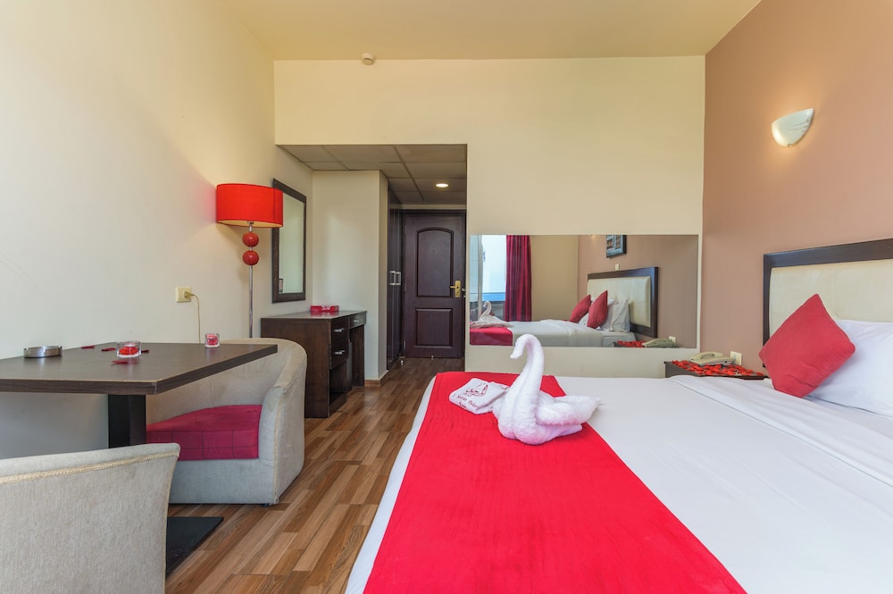 Deluxe, Double Bed, Sea View, Balcony, Al Murjan Palace Hotel, Jounieh 8/10