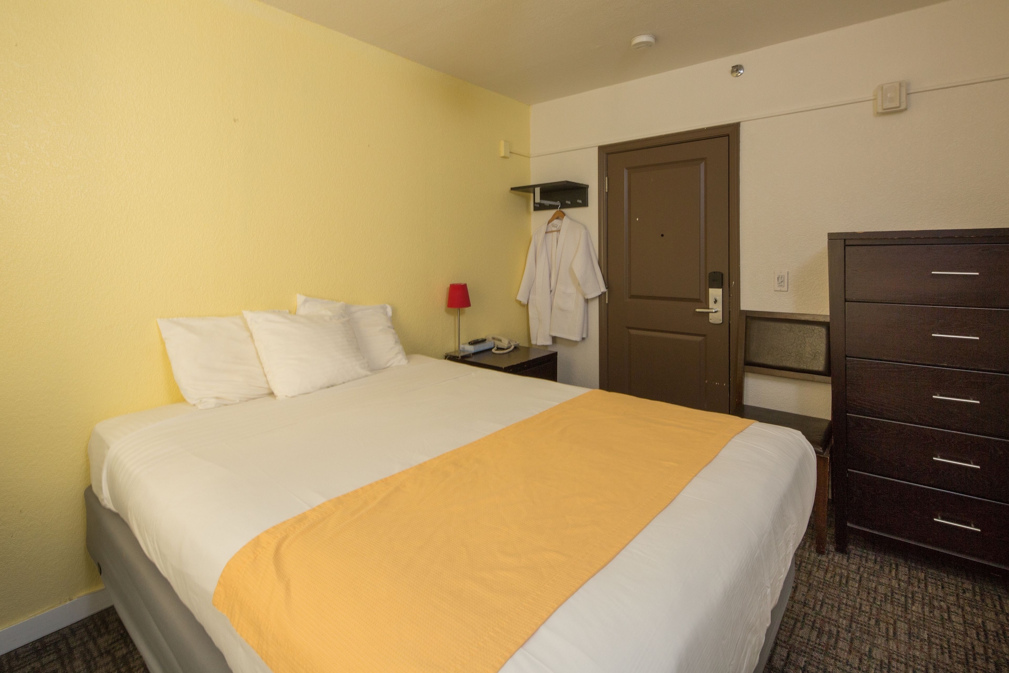 ROOM, TWIN BEDS, PRIVATE BATHROOM