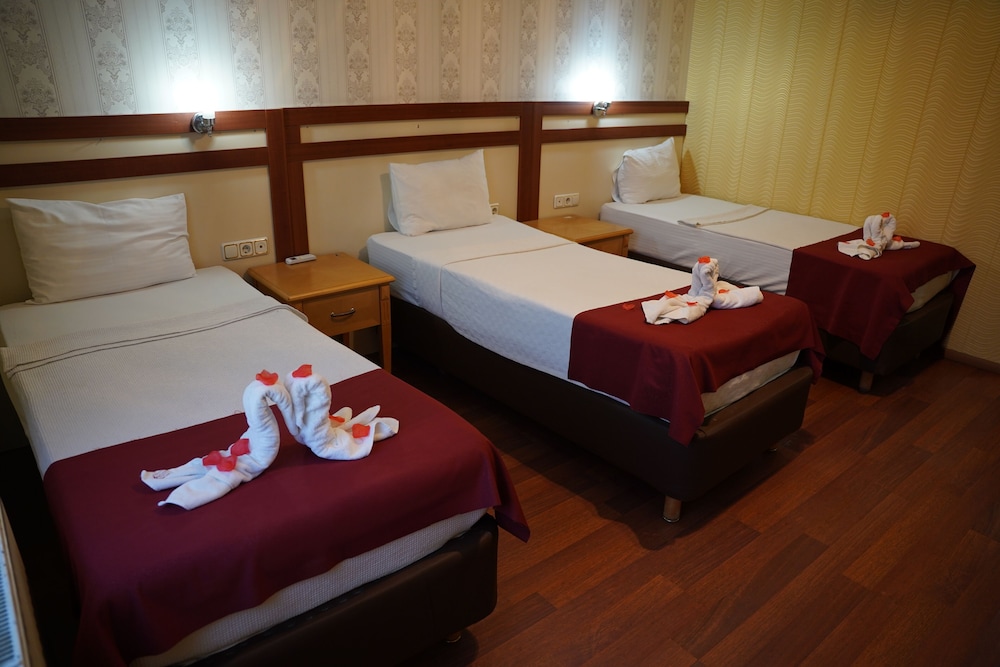 Silivri Safir Hotel & Restaurant 13/50