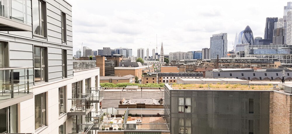 Avant Garde Apartments By Squa.Re 38/43