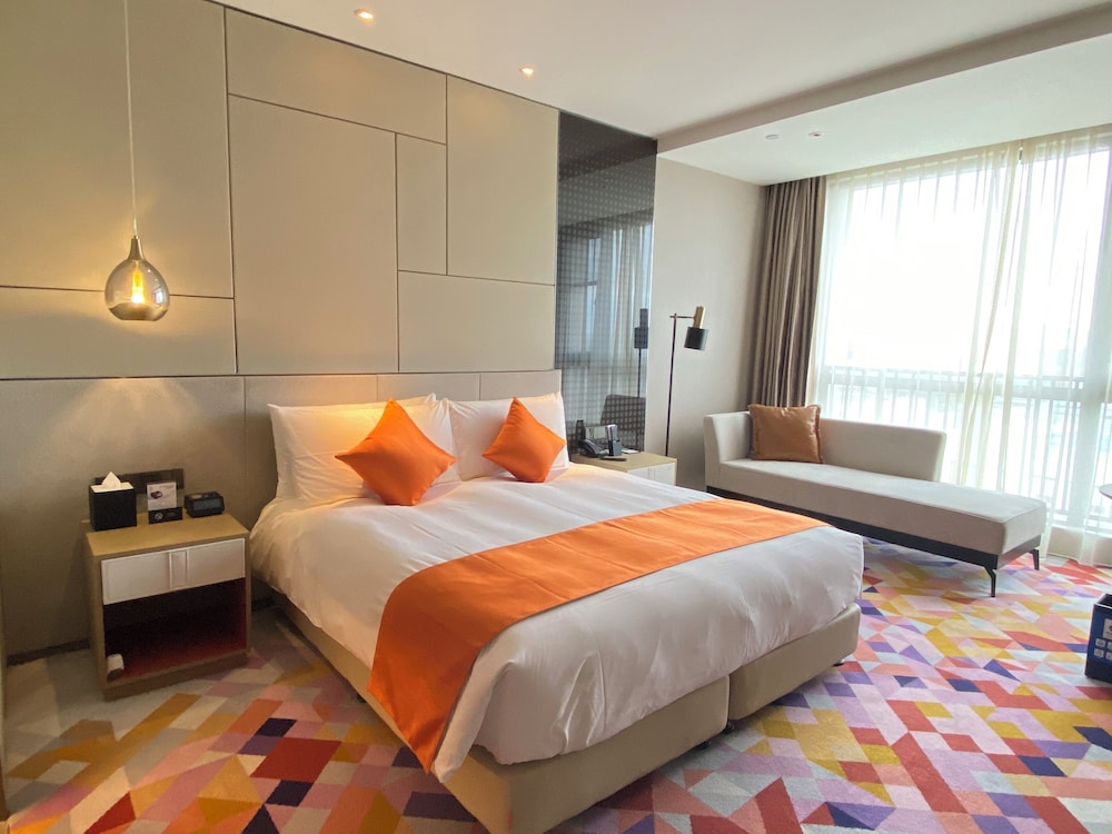 The QUBE Hotel Ningbo North 6/45