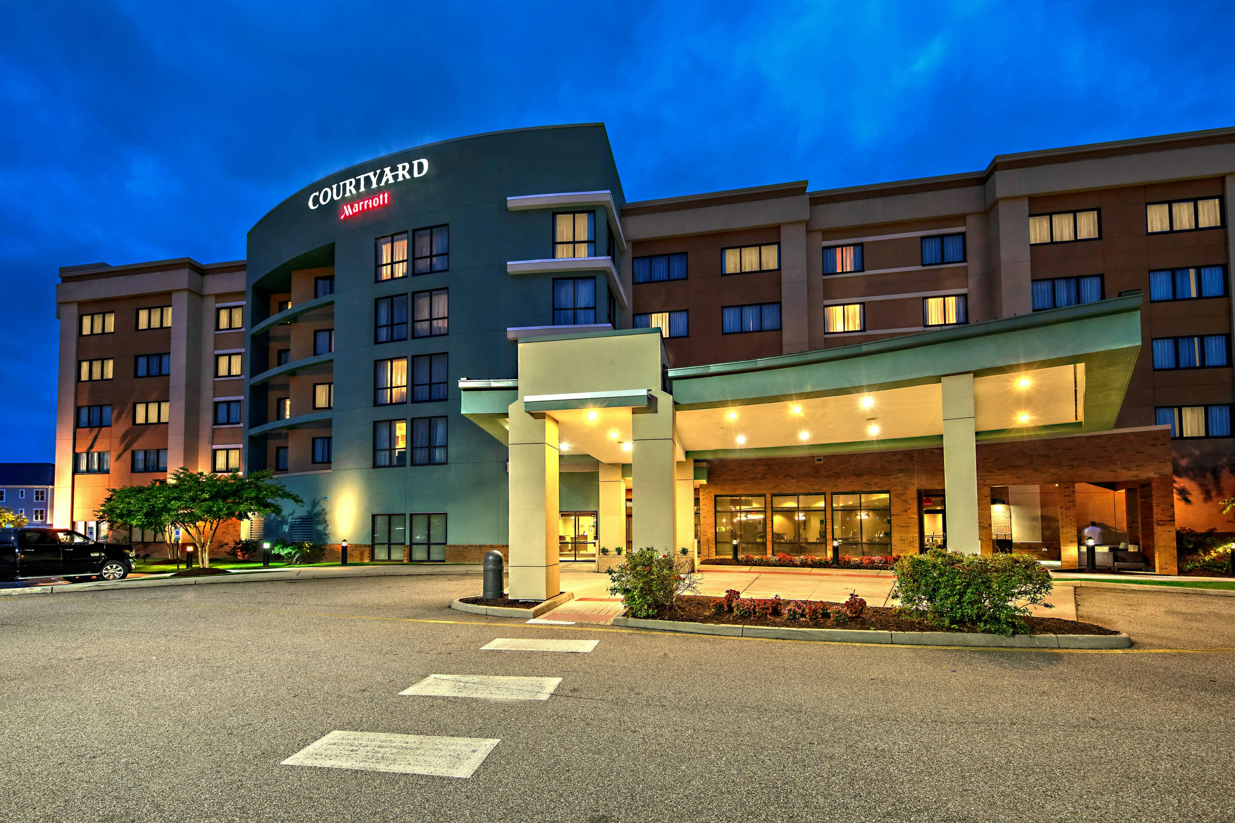 Courtyard by Marriott Newport News Airport 17/19