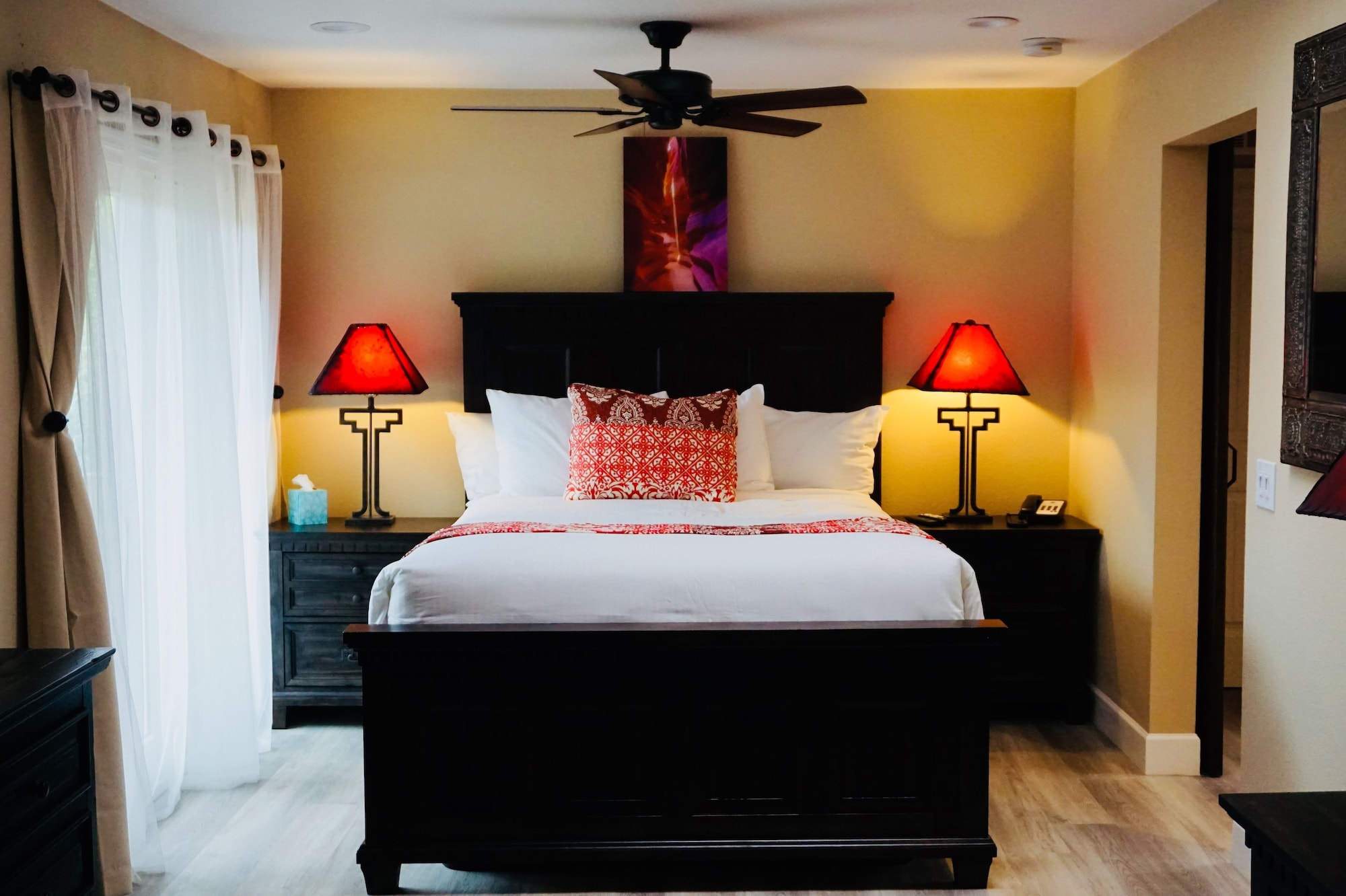 LUXURY, SUITE, MULTIPLE BEDS