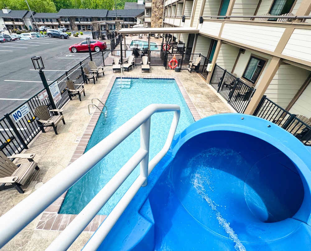Best Western Johnson's Inn Downtown Gatlinburg 37/62