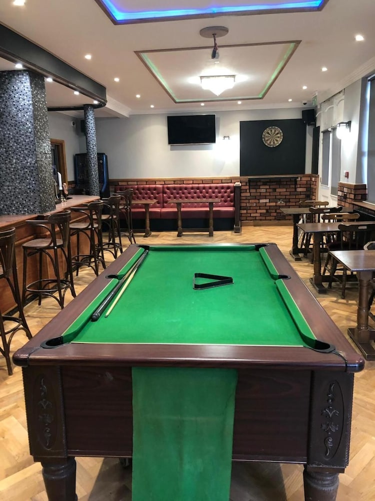 Six Bells Hotels 27/47