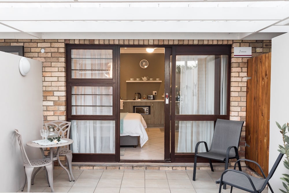 Wagtails Guest House 10/50