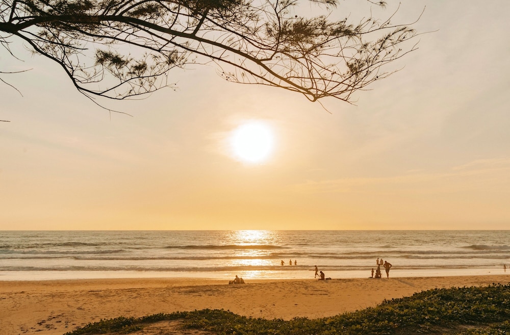 Phuket Emerald Beach Resort 65/70