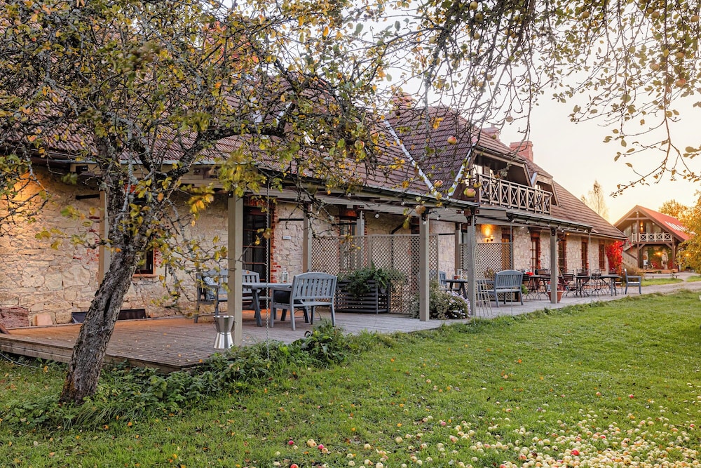 Karlamuiza Country Hotel 56/63