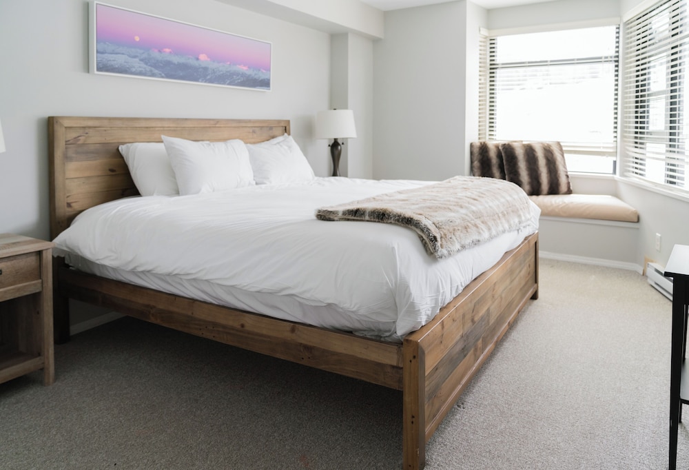 Suite, King Bed, Bunk Bed, Sofa