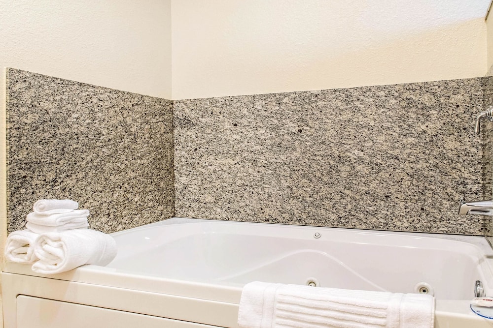 Comfort Inn Suites Sheridan 24/25
