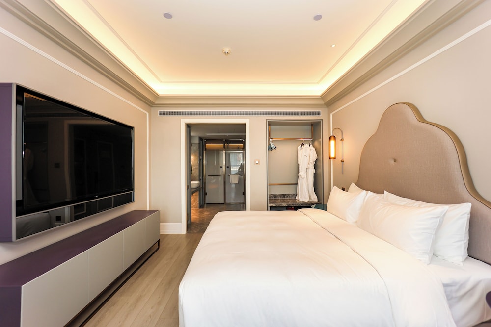 Mercure Jinan West Railway Station 24/65