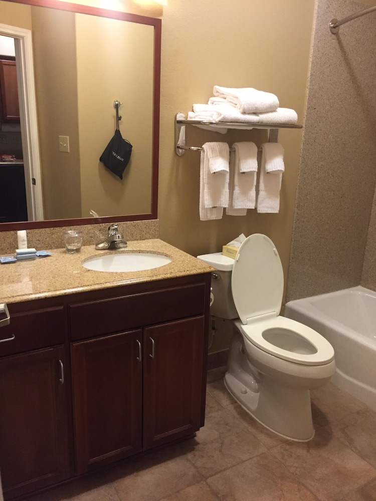 Candlewood Suites Victoria 23/66