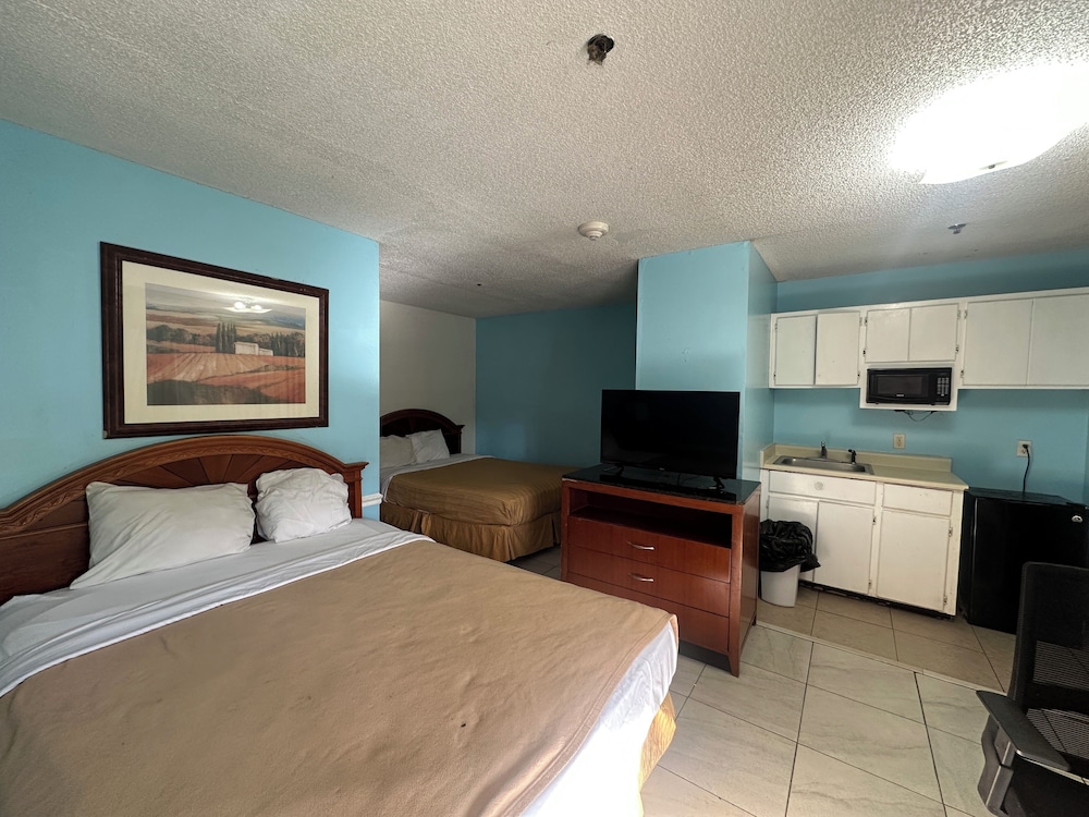 Guest Cottage & Suites 14/60