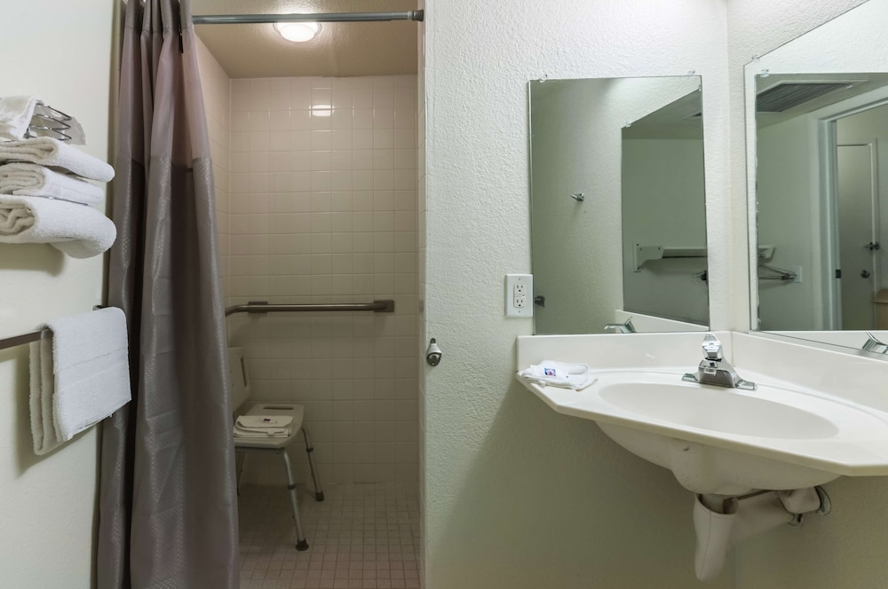 Motel6 Green River, UT 42/43