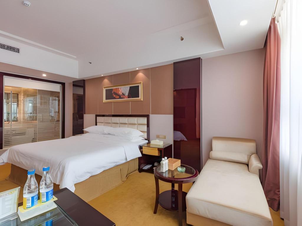 Vienna International Hotel (Zhongshan North Station) 31/57