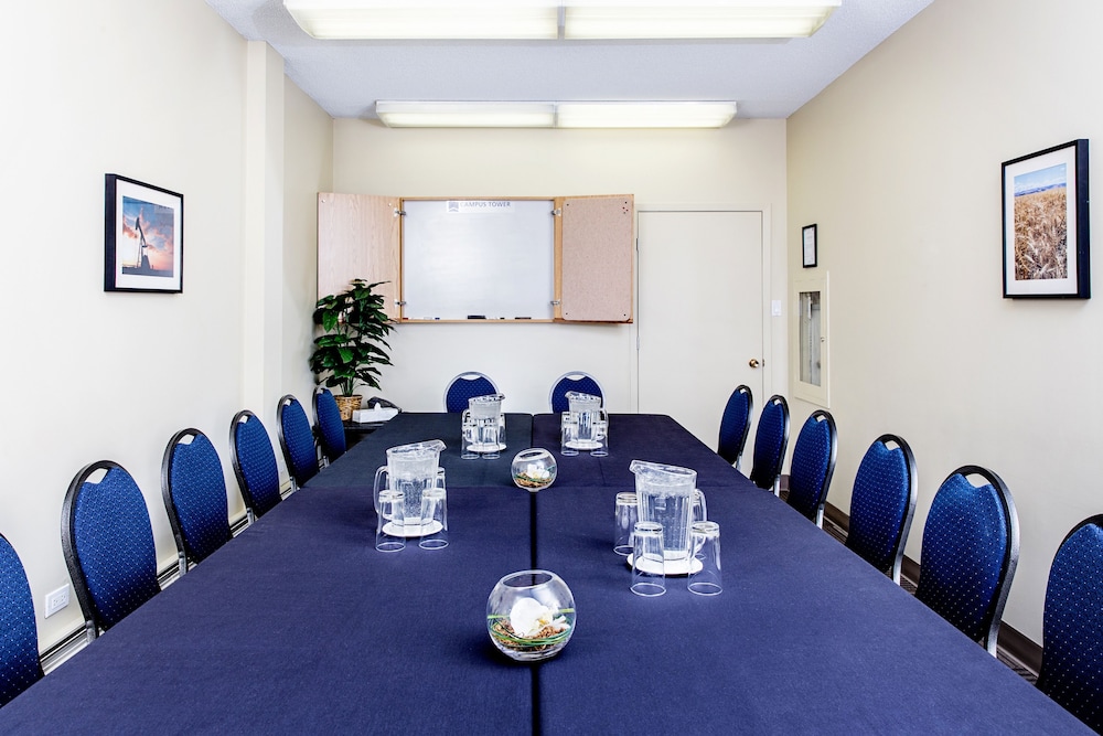 Campus Tower Suite Hotel 57/67