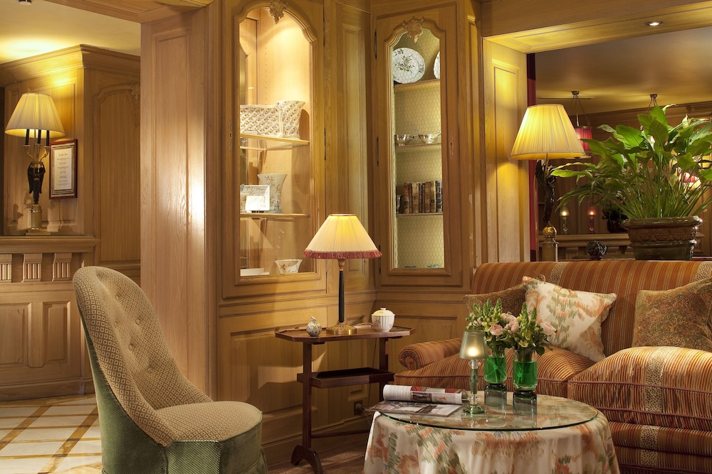Hotel Chambiges Elysees 27/43