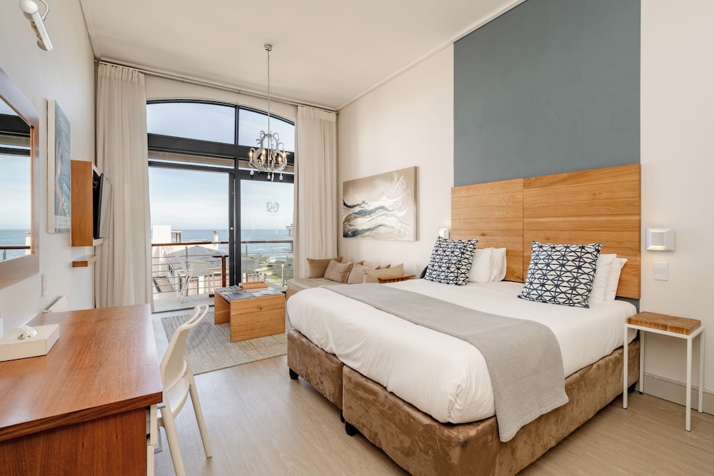 Sky, Studio, King Bed, with View, New Wing