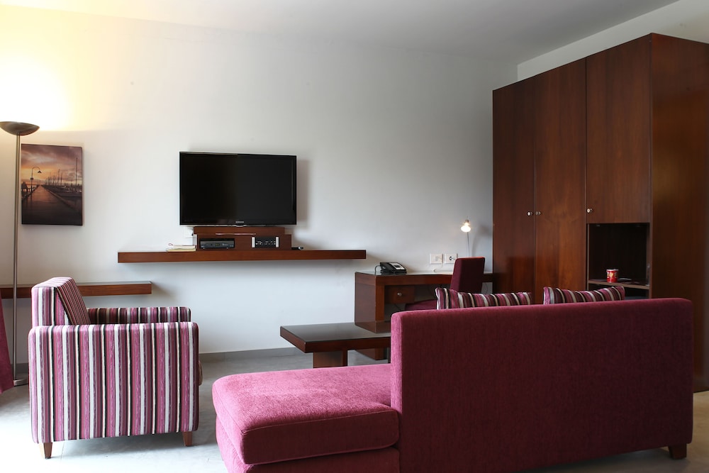 Monoberge Hotel Byblos 64/69