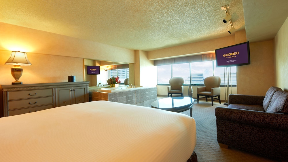Petite, Suite, King Bed
