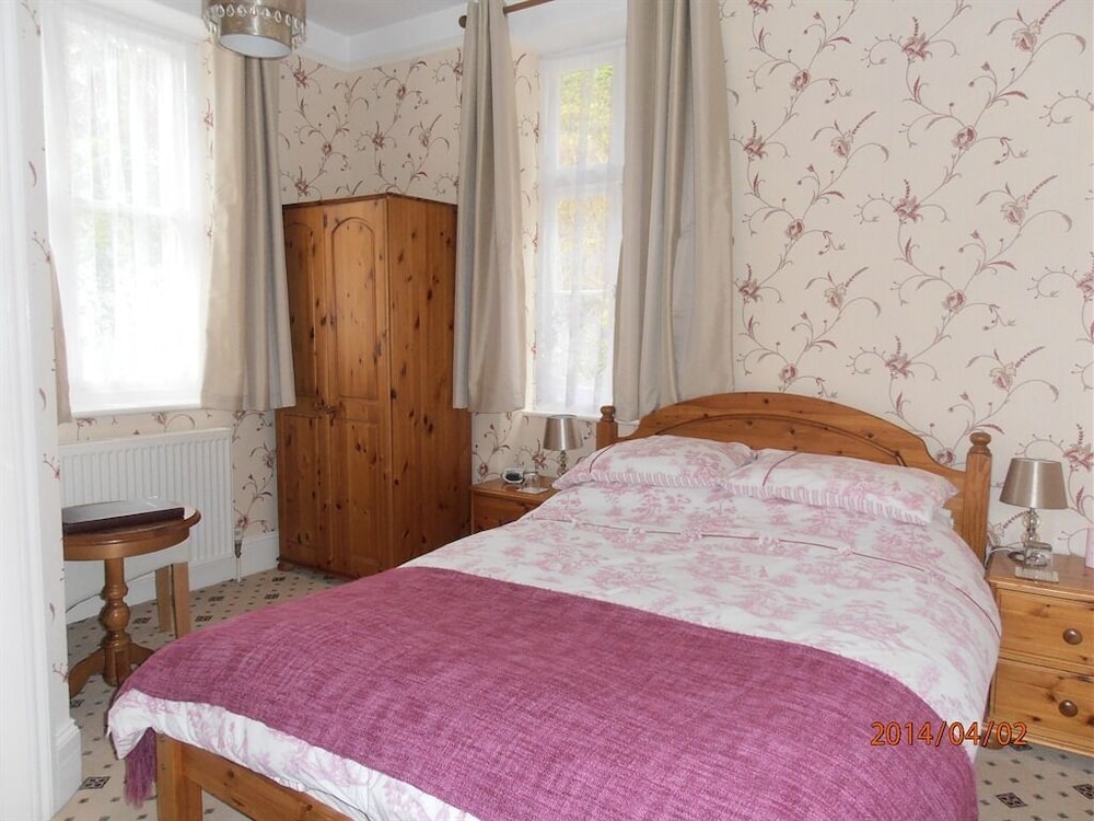 Lorna Doone House 18/28