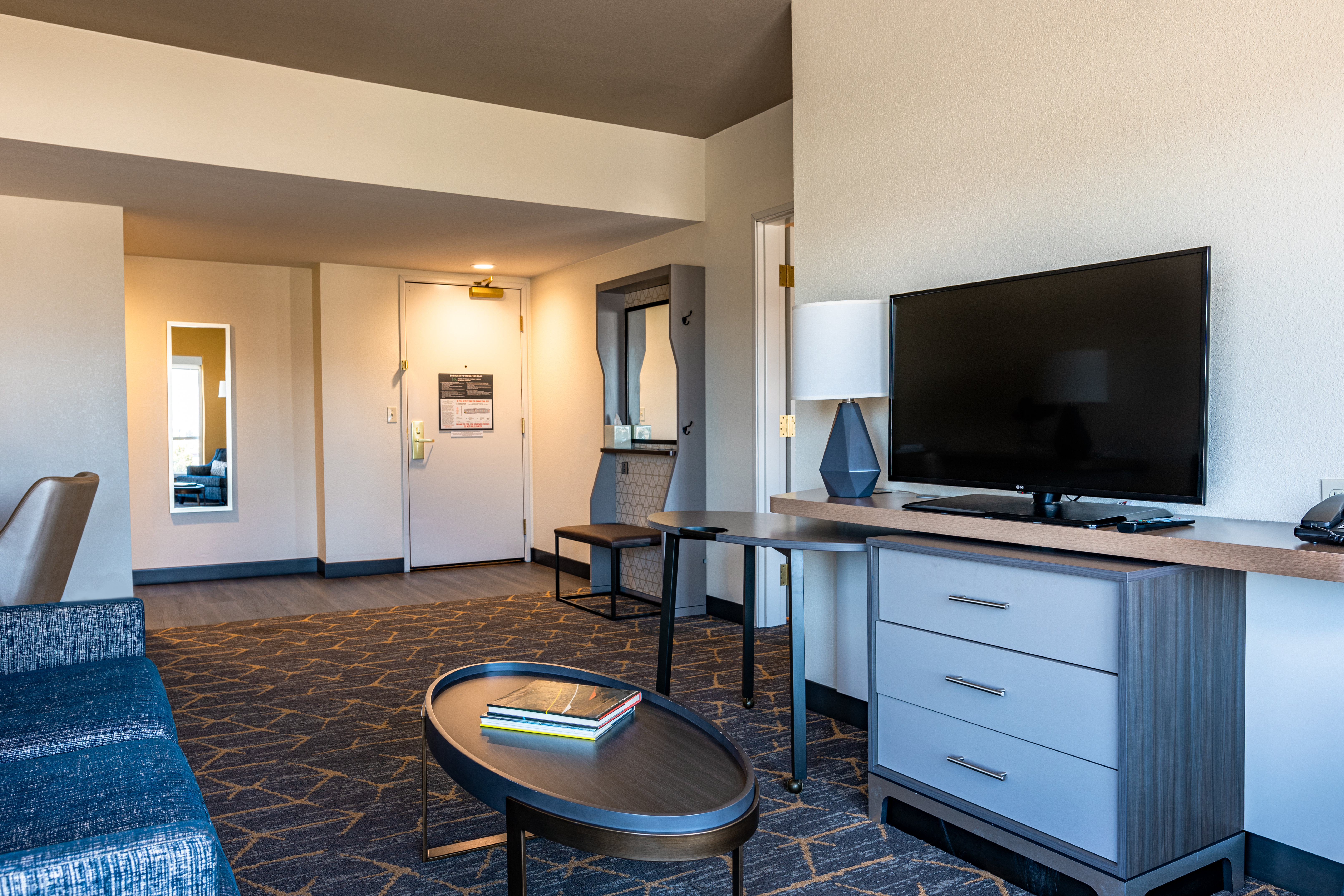 Holiday Inn Hotel Suites Oakland Airport 68/77