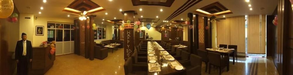 Mahadev Hotel photo5