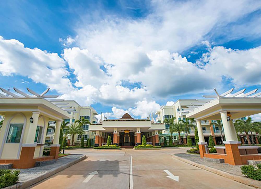 Krabi Front Bay Resort 5/50