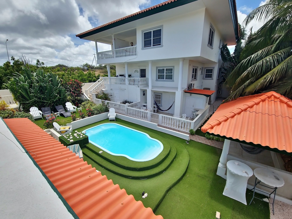 Adonai Hotel Boutique Bed And Breakfast 84/93