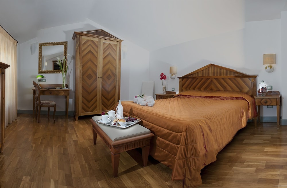 Hotel Al Grappolo d'Oro 36/68