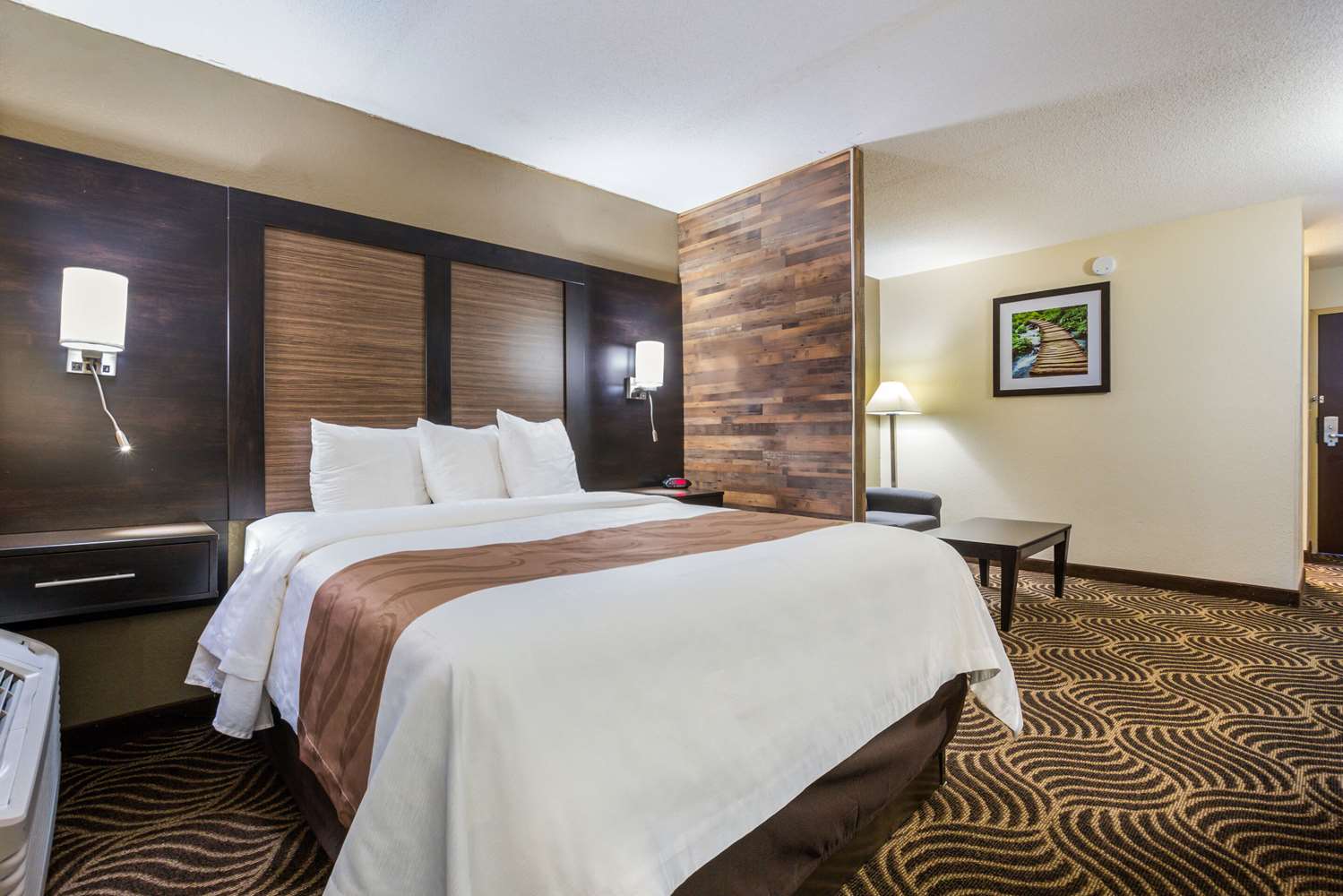 Upgrade, Efficiency, Suite, Queen Bed