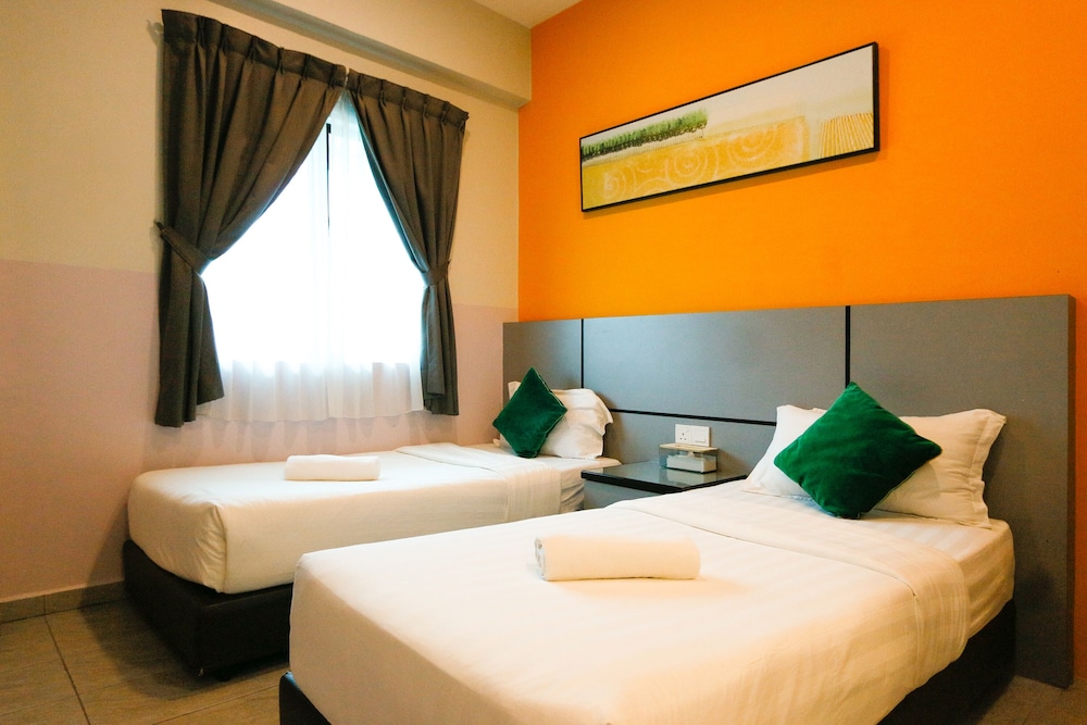 Swing & Pillows at Travelland Hotel, Ipoh 26/99