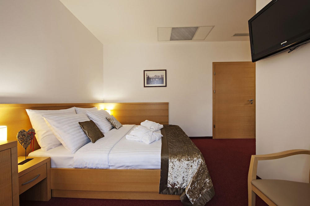 Izvir Hotel 20/47
