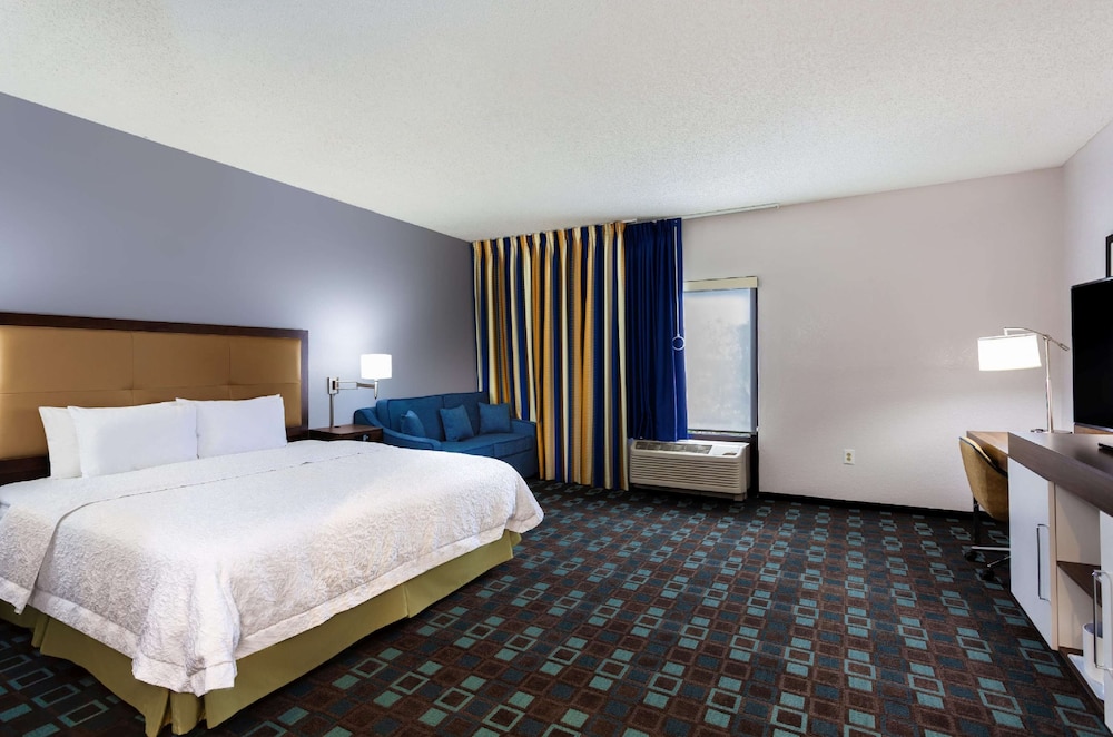 Hampton Inn Spring Hill 12/43