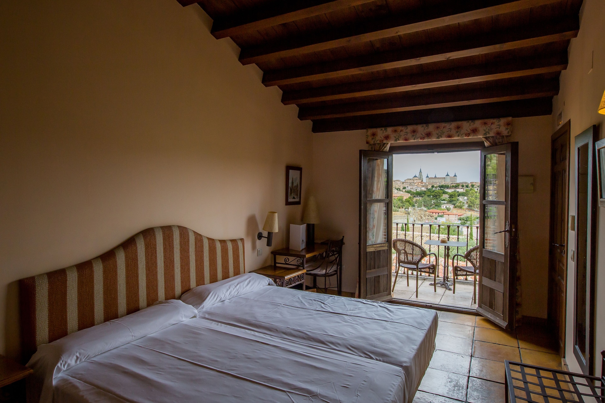 Room, Triple, 3 Beds, Cigarral De Caravantes 2/2