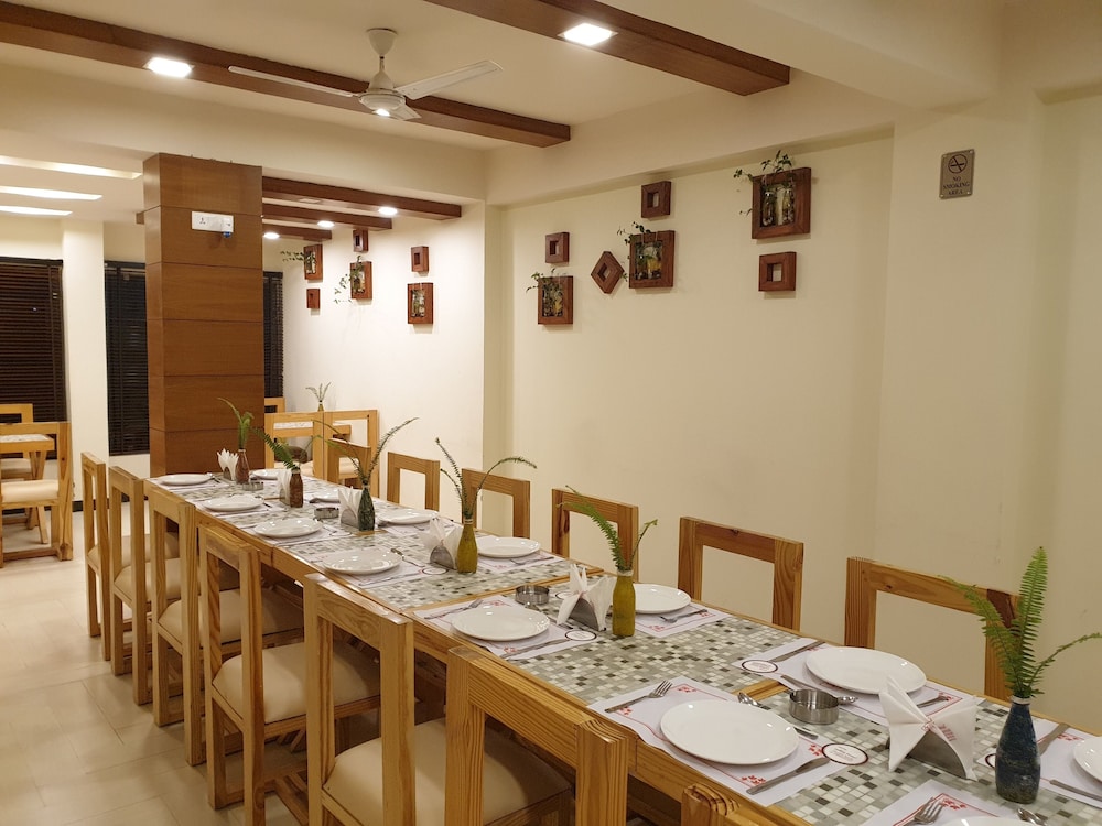 Oyo Rooms Mussoorie Library 28/38
